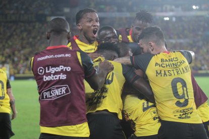 Toda la alegría del festejo de Barcelona, fue al final del partido.