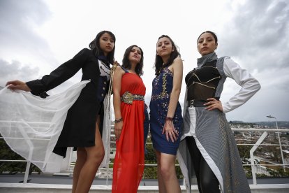Jóvenes diseñadores plasmaron sus ideas con una colección de moda que transmite libertad y emancipación.