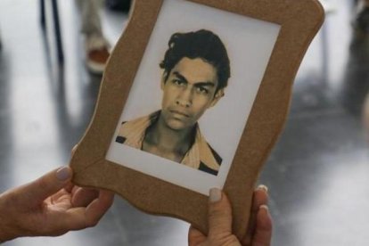 Una vieja foto de Germán Darío Flórez Jiménez, es todo lo que conservaba su madre de él.