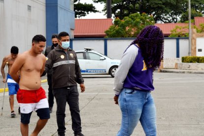 Tres personas fueron detenidas por supuestos delitos de estafa y extorsión. Entre los detenidos están dos ecuatorianos y un extranjero.