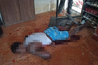 Así quedó Mala suerte, tendido en el interior de la vivienda que construía.