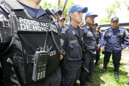 La Policía hondureña logró la captura de inmigrantes ecuatorianos ylegales y a los dos coyotes.