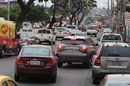 En el sector de la Alborada, al norte de la ciudad, el tráfico vehicular se vuelve cada vez más pesado