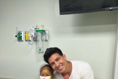 El youtuber publicó el momento que vivió con la niña, en sus redes sociales.