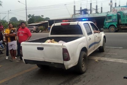 En la mañana de este martes 17 de mayo, los cuerpos fueron llevados a la morgue de Naranjal.