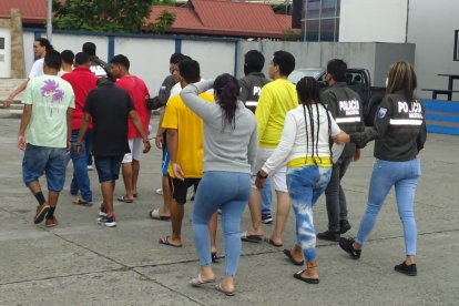 Los detenidos se encontraban en varios inmuebles de Guayaquil, Durán, La Libertad y Salinas.