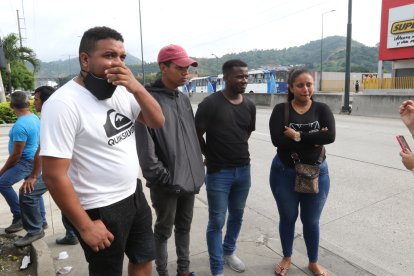 Familiares de Yoli Cuero llegaron a la morgue para retirar su cuerpo.