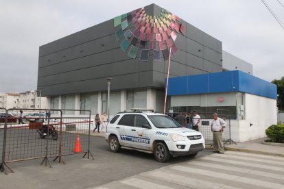 A diario los familiares de las víctimas deben acudir al Laboratorio de Criminalística, para retirar sus cuerpos.