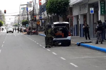 Gendarmes acudieron a desactivar una bomba, pero fue falsa alarma.