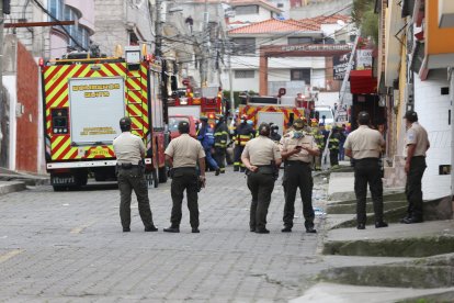 La zona fue resguardada por la policía y bomberos.