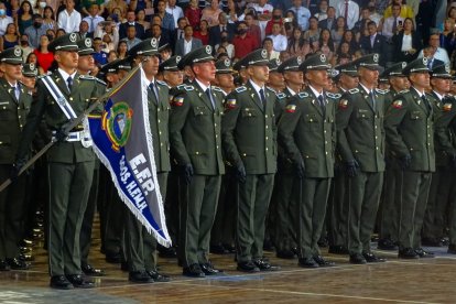 Más de 400 policías se graduaron este viernes, de ellos 300 estarán en la ciudad de Guayaquil.