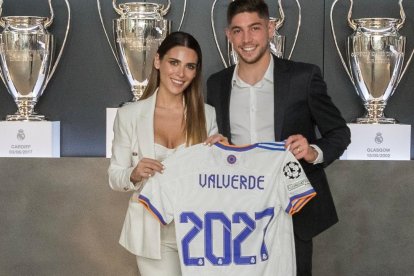 Federico Valverde (d) jugador del Real Madrid dijo que estaría dispuesto a cambiar cualquier cosa, por ganar la Champions.