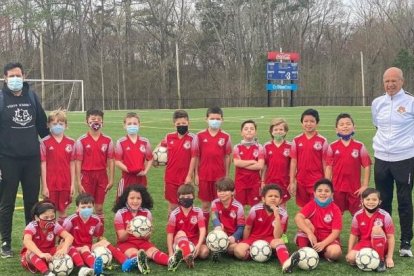 Alfredo Encalada (d) está al frente de los grupos de trabajo en la estructura del San Lee.