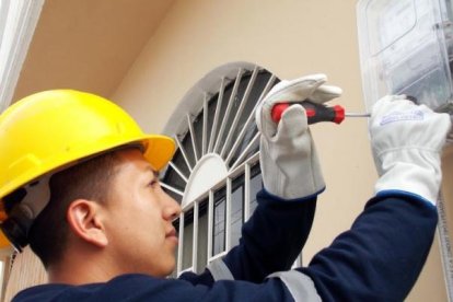 Las autoridades buscan conciencias a la población en cuanto al uso adecuado de instalaciones eléctricas.