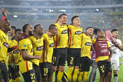 Los toreros celebraron al ganar la primera etapa de la LigaPro. Ahora apuntan a ser campeones sin jugar una final.