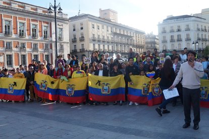 La comunidad de ecuatorianos en España es grande. En esta foto de archivo participan en una manifestación en Madrid para ayudar a sus compatriotas.