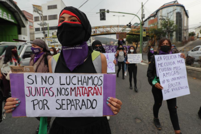 Marchas feministas en La Paz, reflejan el malestar ante el trato que se da a esta lacra en el país.