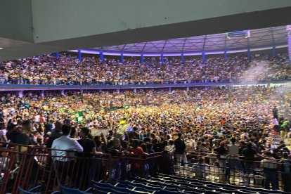 El Coliseo Voltaire Paladine lució repleto.