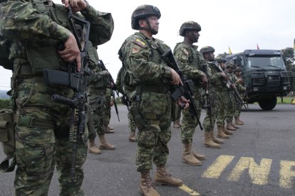 Desde la tarde del viernes han desplegado más personal militar para brindar seguridad. HENRY LAPO