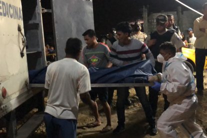 La víctima fue llevada a la morgue para la autopsia de ley.