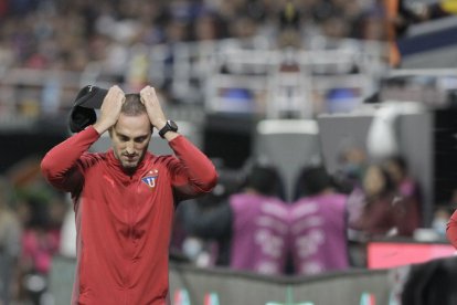 El entrenador argentino Luis Zubeldía empezó su ‘revolución’ en la U con el objetivo de ser campeón de la LigaPro y Copa Ecuador.
