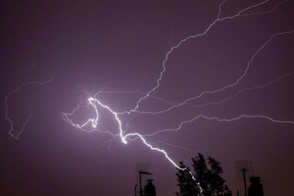 Un rayo mata a dos mujeres y un menor en una zona montañosa de Honduras