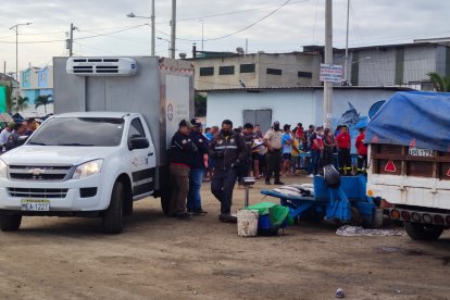 Una mañana sangrienta se registró en el popular mercado de Mariscos de Playita Mía.