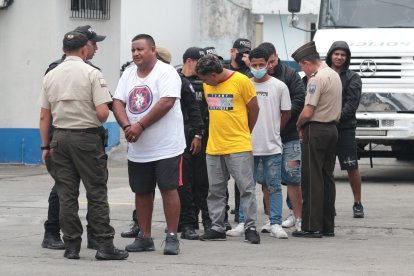Los sospechosos fueron presentados, horas antes de la audiencia, en el cuartel Modelo.