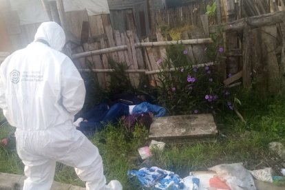 La presencia de las víctimas junto al cercado de una casa  fue reportado a las 05:00 de este viernes 10 de junio de 2022.