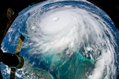 NASA lanza primer vuelo de satélites para monitorear huracanes