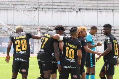 La Tuka Ordóñez (c) ingresó al minuto 65 del juego ante Leones del Norte por Copa Ecuador, disputado en Ibarra.