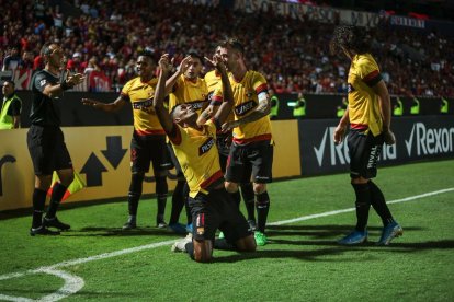 Fidel Martínez (c) fue una de las piezas clave que tuvo Barcelona, en la Copa Libertadores 2020.