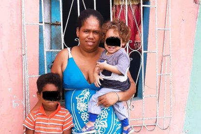 María espera que los lectores de EXTRA le den una mano para poder alimentar y educar a sus pequeños.