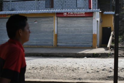 Enfrentamientos entre policías y delincuentes en robo a una farmacia dejó un muerto