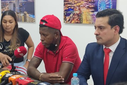 Gabriel Cortez y su defensa ofrecieron una rueda de prensa la mañana de este miércoles 15 de junio.