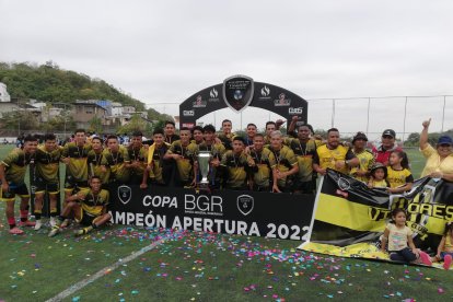El cuadro de Víctores FC logró su primera corona en el torneo de la Amateur League.
