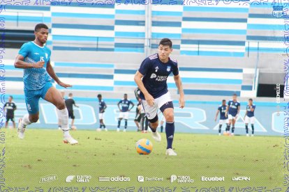 El zaguero argentino Gustavo Canto no tuvo un buen desempeño con Emelec.
