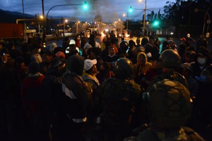 El ambiente se tensiona en Tambillo ante la alerta de llegada de los indígenas, desde Cotopaxi.