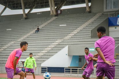 Búhos hizo un partido amistoso ante Guayaquil City en la para del torneo por las movilizaciones.