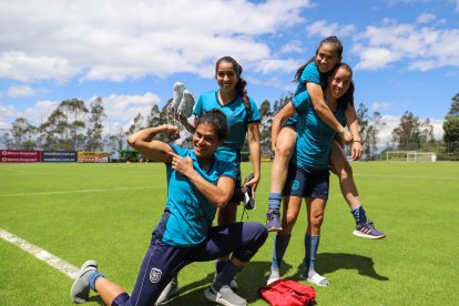 La unión y el compañerismo se reflejan en cada entrenamiento de la selección femenina.