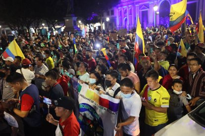 Integrantes de movimientos indígenas de la Costa acudieron a la 9 de Octubre para “apoyar” las protestas en Quito.