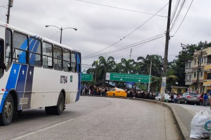 No permiten hacer videos o fotos de su manifestación.