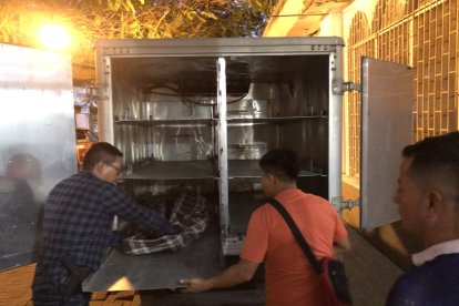 Miembros policiales hicieron el levantamiento de cadáver.