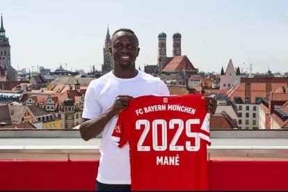 Sadio Mané firmó un contrato con el Bayern Munich de Alemania hasta el 2025.