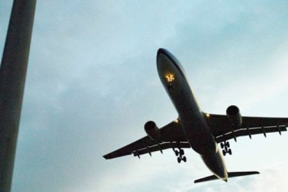 Mueren seis personas en siniestro de avión en zona central de Venezuela