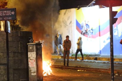 La noche de este miércoles en su intento de dispersar a los manifestantes.