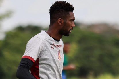 El golero Alexander Domínguez fue titular en la derrota (3-1) que el Deportes Tolima sufrió ante el Atlético Nacional, en la final de la liga colombiana.