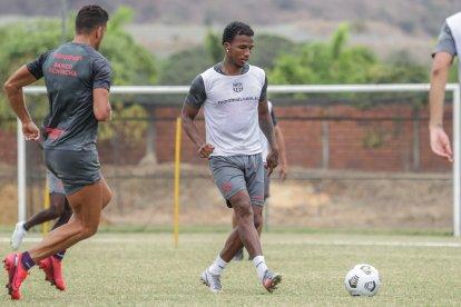 Darío Aimar tendría vía libre en Barcelona, para buscar otro equipo.