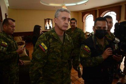 El general Edwin Addaty Albuja, comandante del cuartel La Shyris, denunció el ataque al convoy militar.