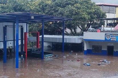 Deslave despertó a los baneños.